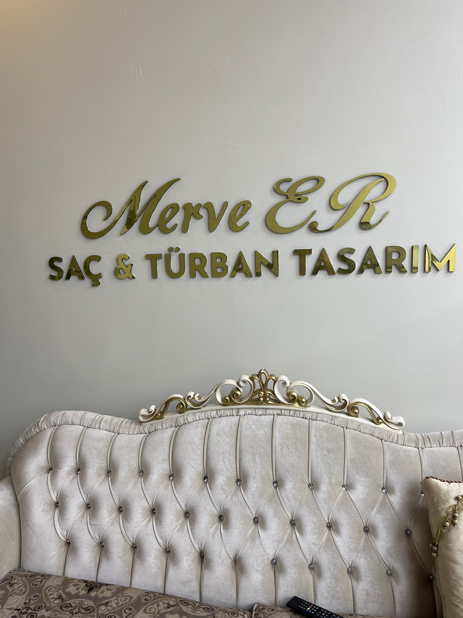Merve Er SAÇ TASARIM Bayan Kuafõr